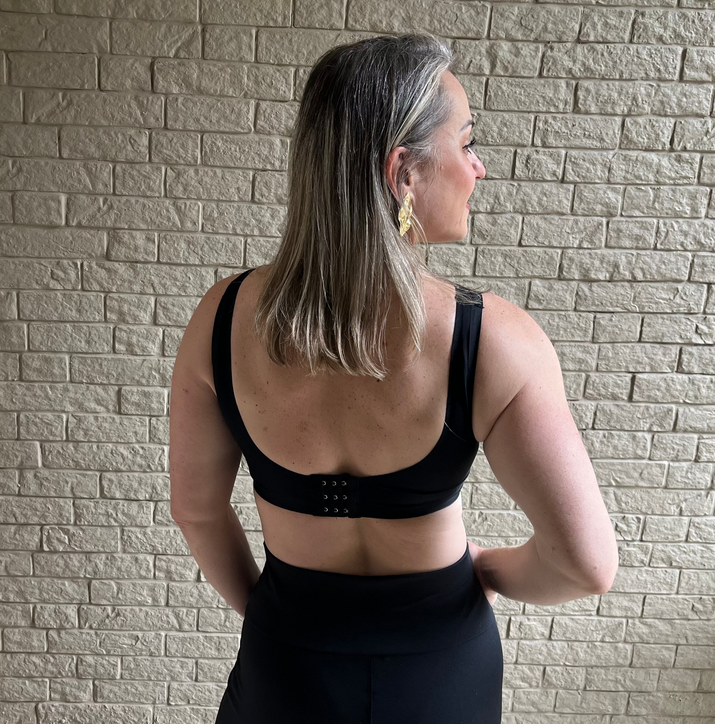 Top sem Costura Alça Grossa com Fecho Preto